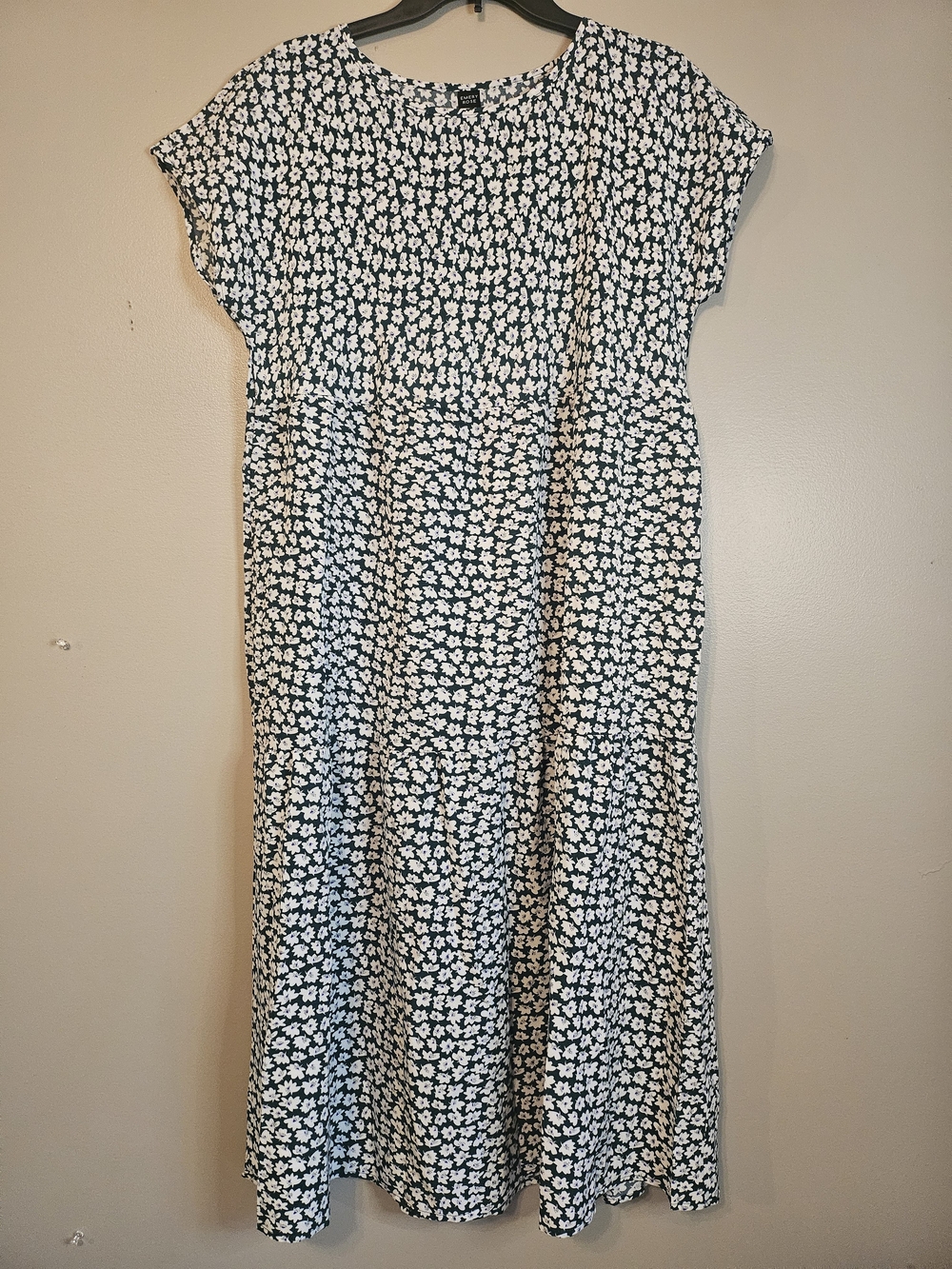 Green and White Floral Maxi Dress — Women's Casual Summer Dress